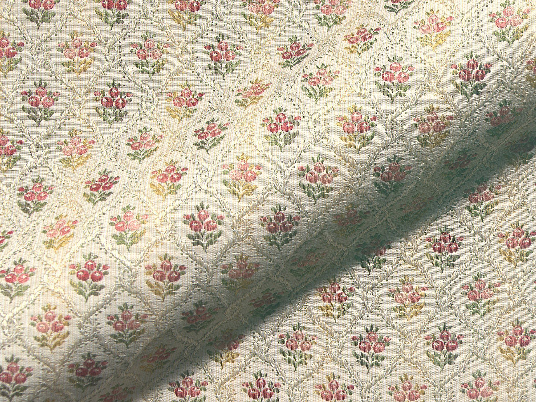 Belvedere 556 Biedermeier Moebelstoff Polsterstoff Blumen Beige Rot