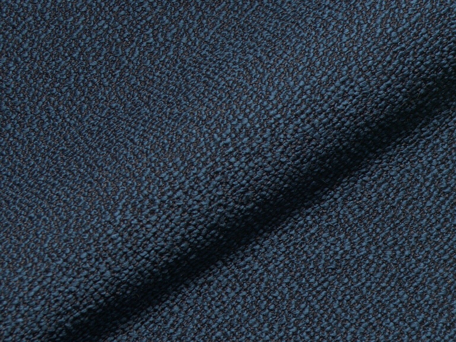 Glow 530 Q2 Hoepke Polsterstoff Moebelstoff Fleckschutz Modern Boucle Grob Blau