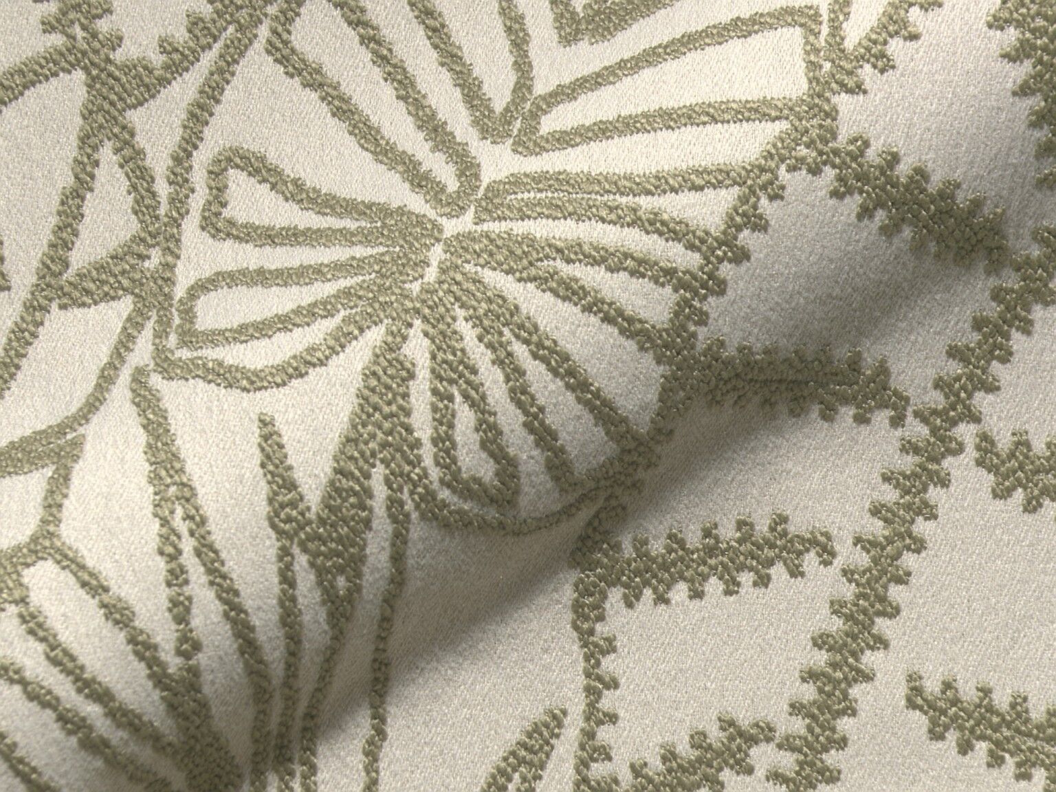 Iwaki 621 Q2 Hoepke Moebelbezugsstoffe Floral Gemustert Gruen Weiss Iwaki 621 Q2 Hoepke Moebelbezugsstoffe Floral Gemustert Gruen Weiss