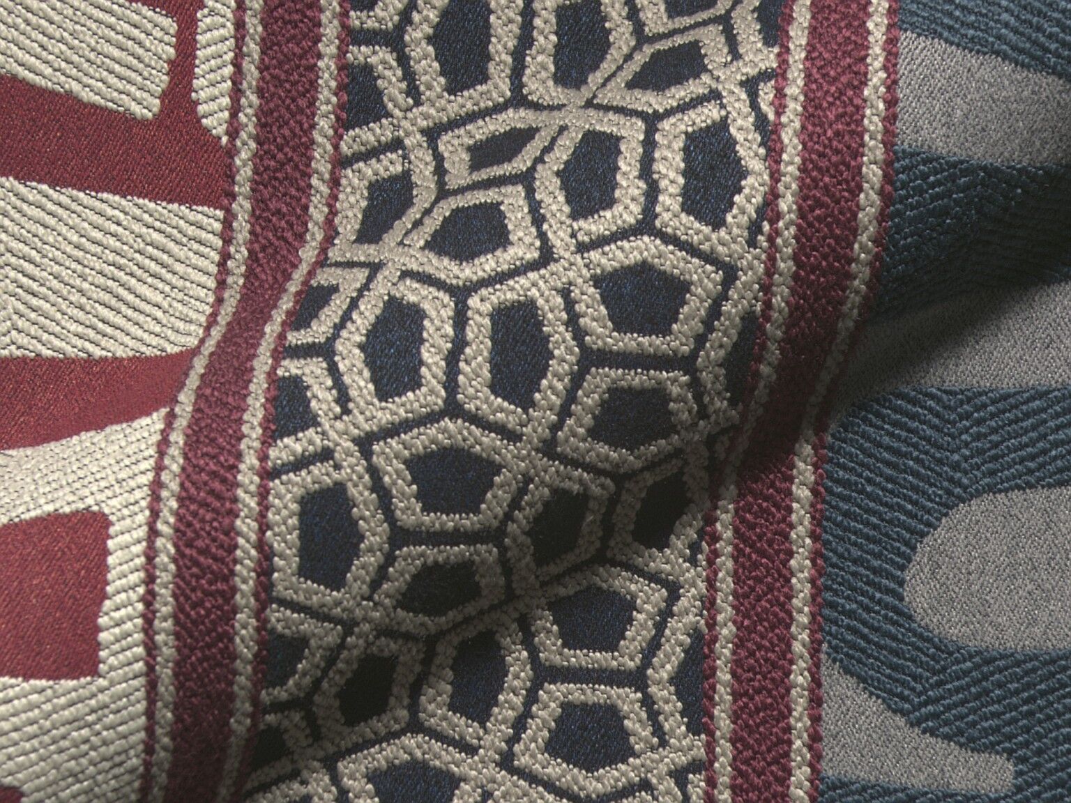 Takao 653q Hoepke Moebelbezugsstoffe Gestreift Blau Rot Weiss