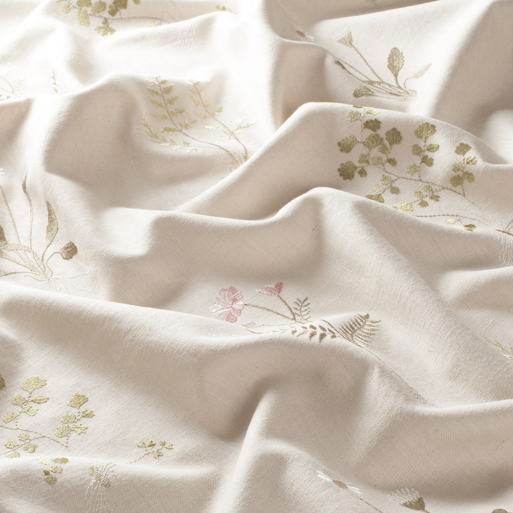 9 7834 071 Amberley Jab Vorhangstoff Meterware Mit Blumenmuster Beige