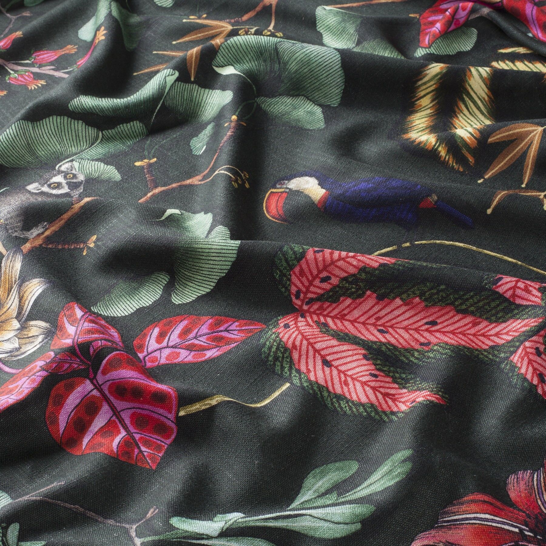 Ch3044 010 Fantastic Madagascar Jab Vorhangstoff Meterware Mit Blumenmuster Schwarz Rot