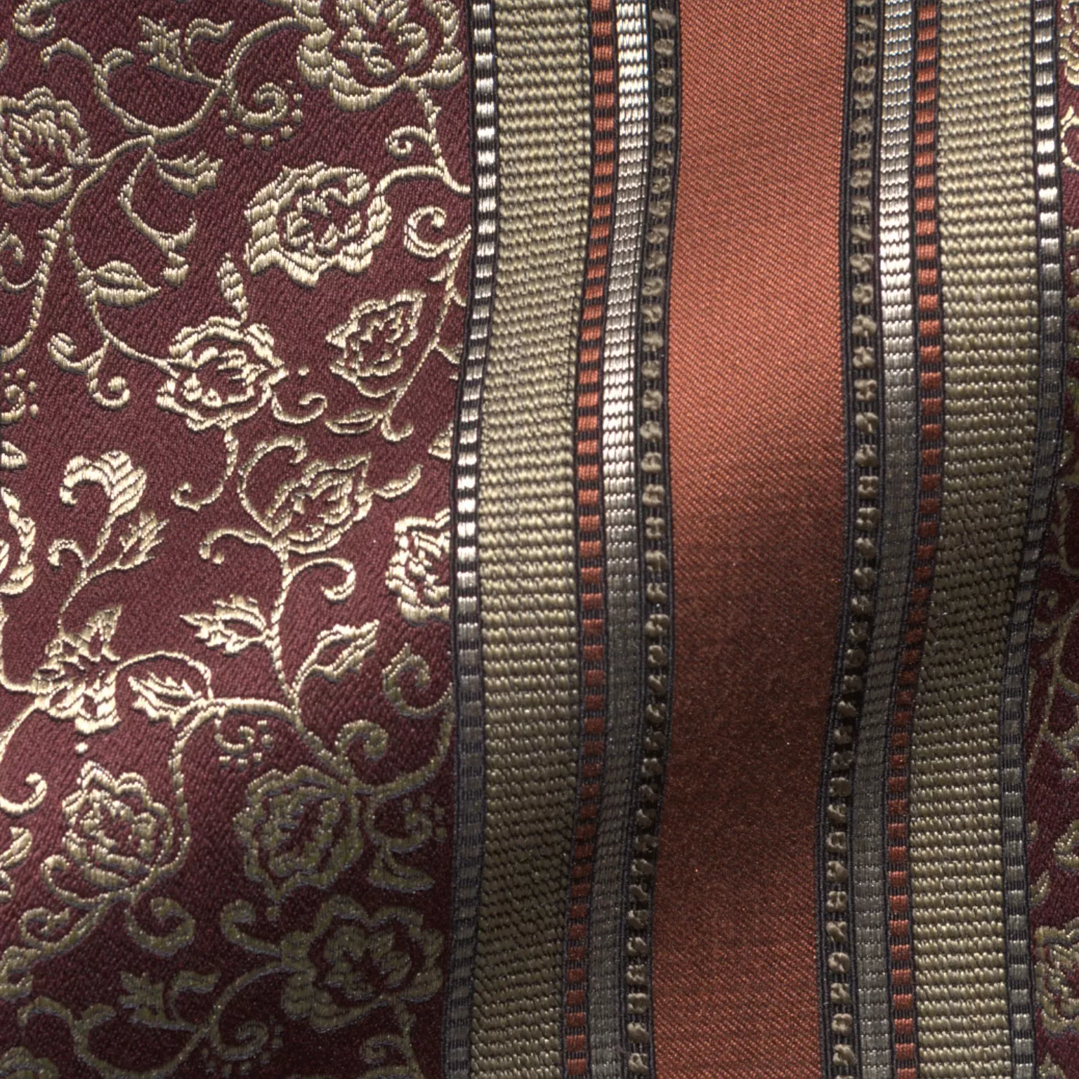 Baronesse Valetto 755 Hoepke Q2 Moebelstoff Floral Gemustert Rot