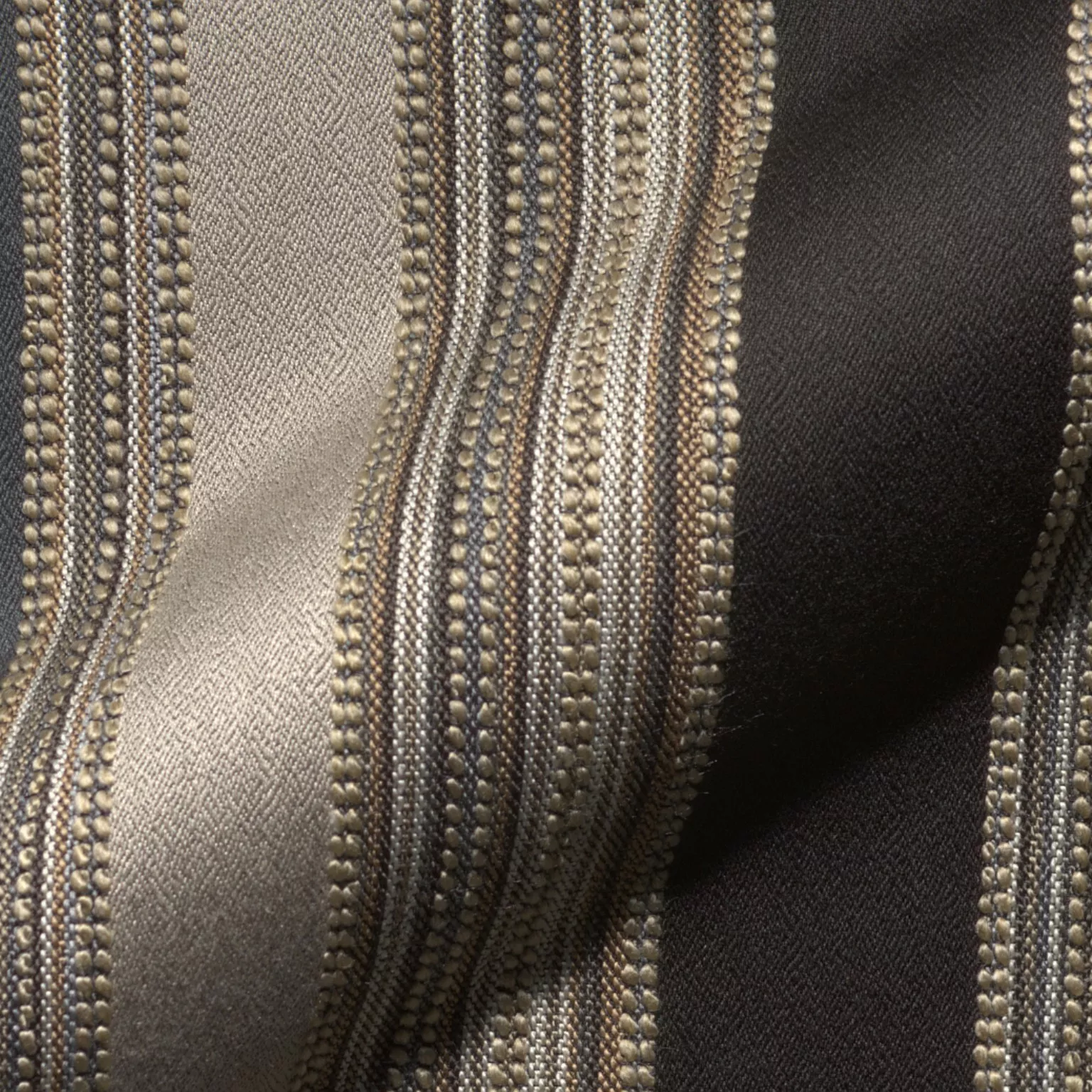 Carvelli 832 Hoepke Q2 Melodia Moebelstoff Gestreift Schwarz Carvelli 832 Hoepke Q2 Melodia Moebelstoff Gestreift Schwarz