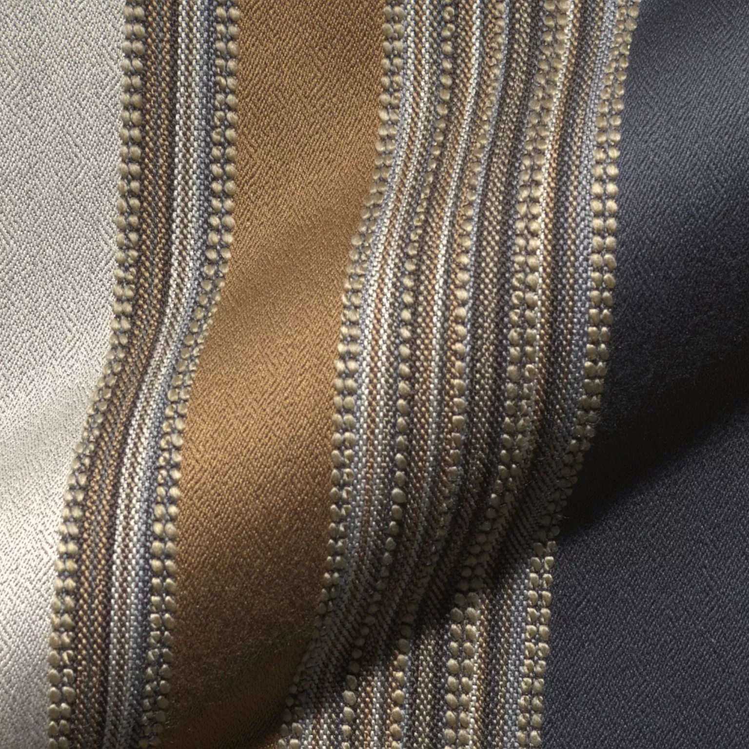 Carvelli 833 Hoepke Q2 Melodia Moebelstoff Gestreift Braun