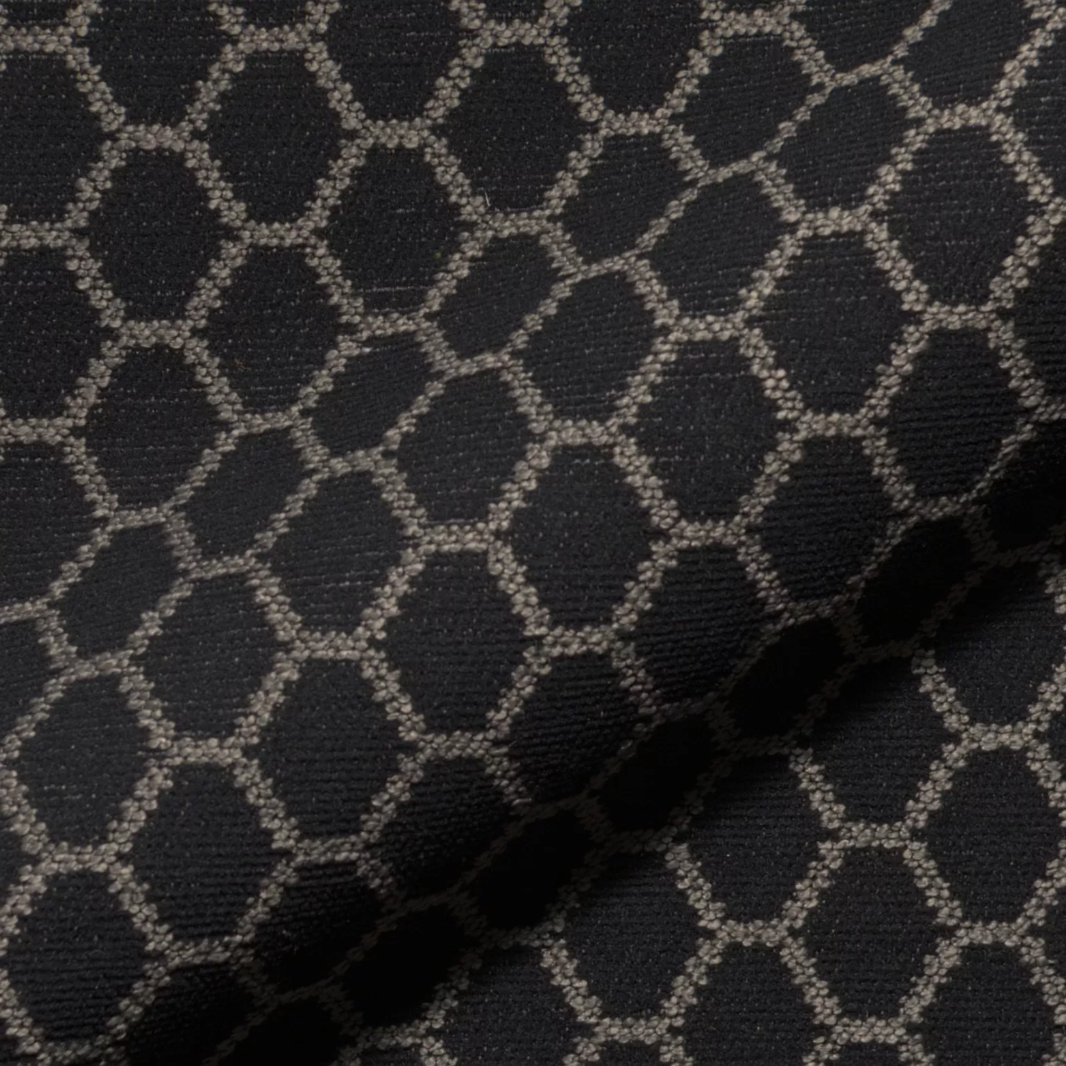 Paradiso Kuredo 417 Hoepke Paradiso Moebelstoff Gemustert Schwarz Paradiso Kuredo 417 Hoepke Paradiso Moebelstoff Gemustert Schwarz