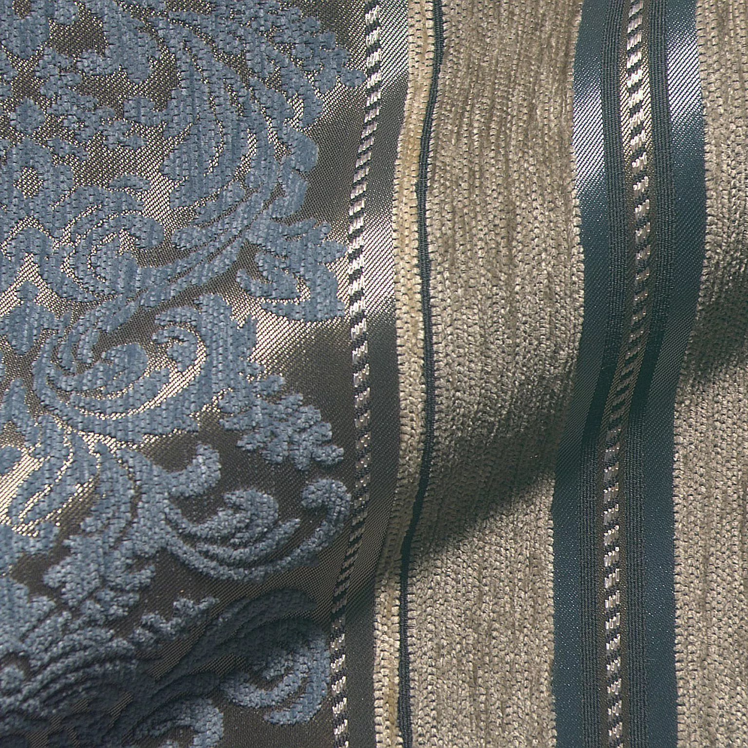 Bourgogne 514 Hoepke Q2 Epoque Moebelstoff Gestreift Gemustert Braun Blau Beige