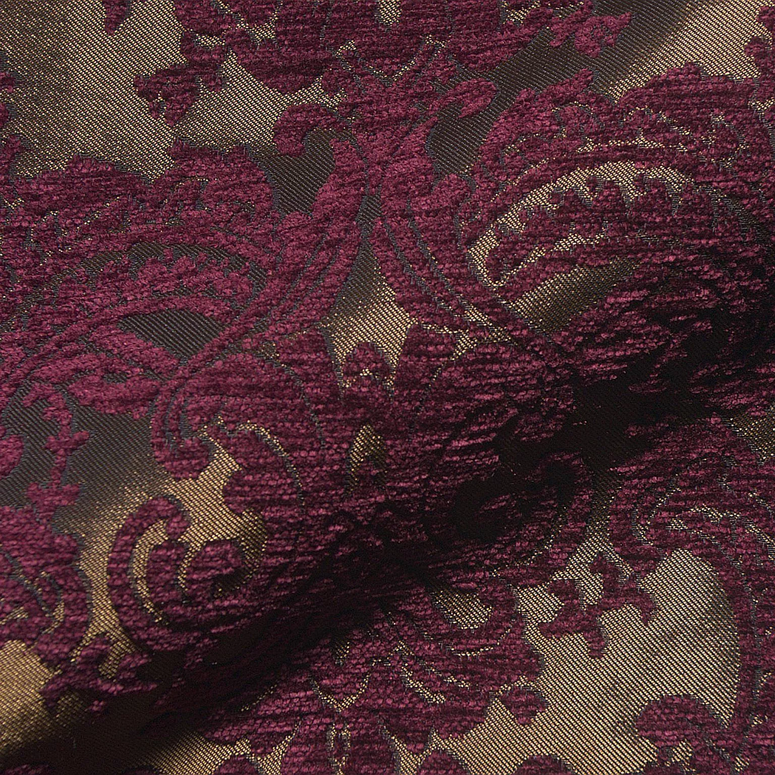 Languedoc 543 Hoepke Q2 Epoque Moebelstoff Gemustert Braun Lila