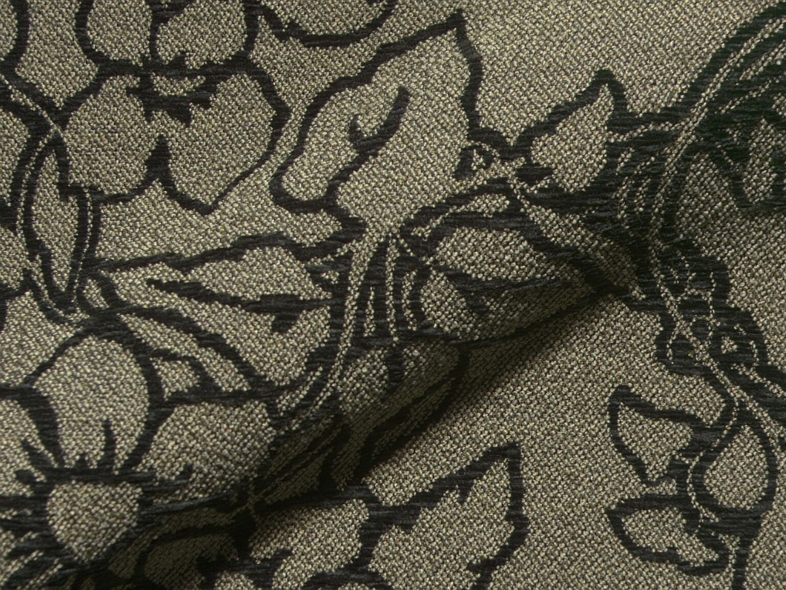 Mali 432 Hoepke Moebelstoff Q2 Polsterstoff Fleckschutz Blumenmuster Gruen Schwarz