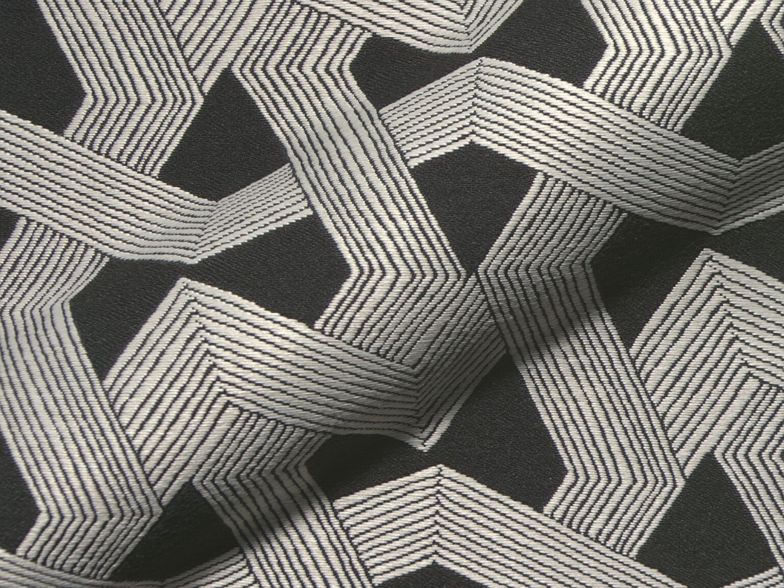 Kyoto 600 Q2 Hoepke Moebelbezugsstoff Gemustert Schwarz Weiss