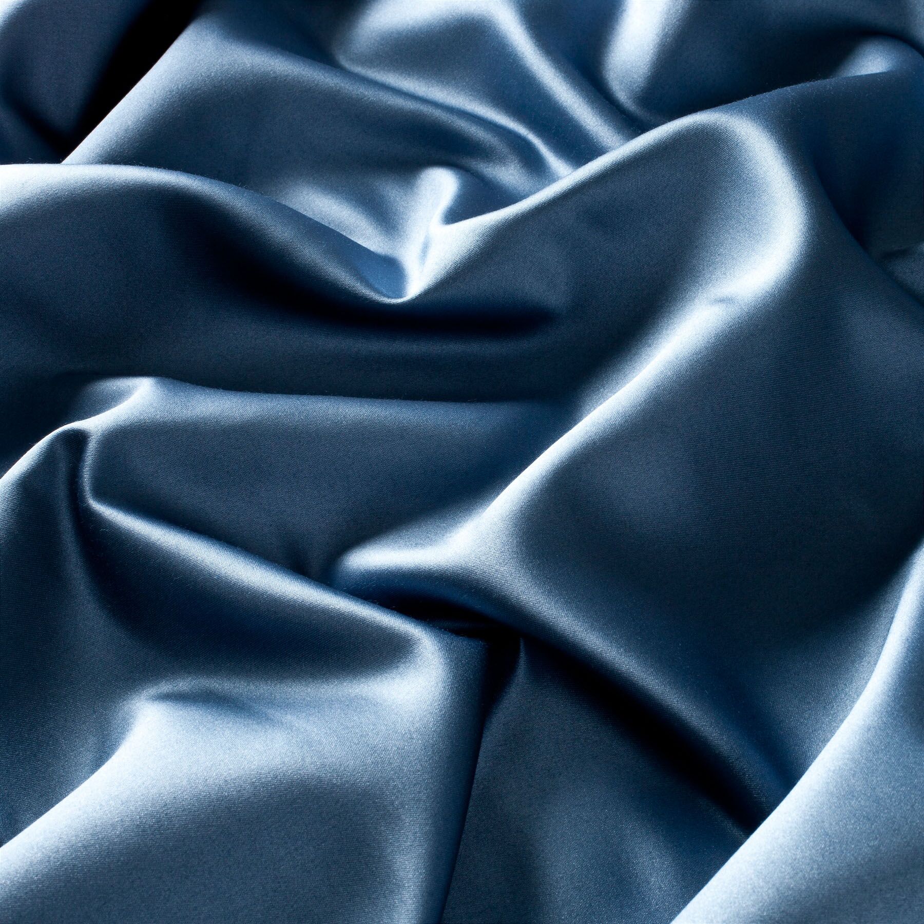 Cr6028 052 Mont Royal Moderne Satin Vorhaenge Blau