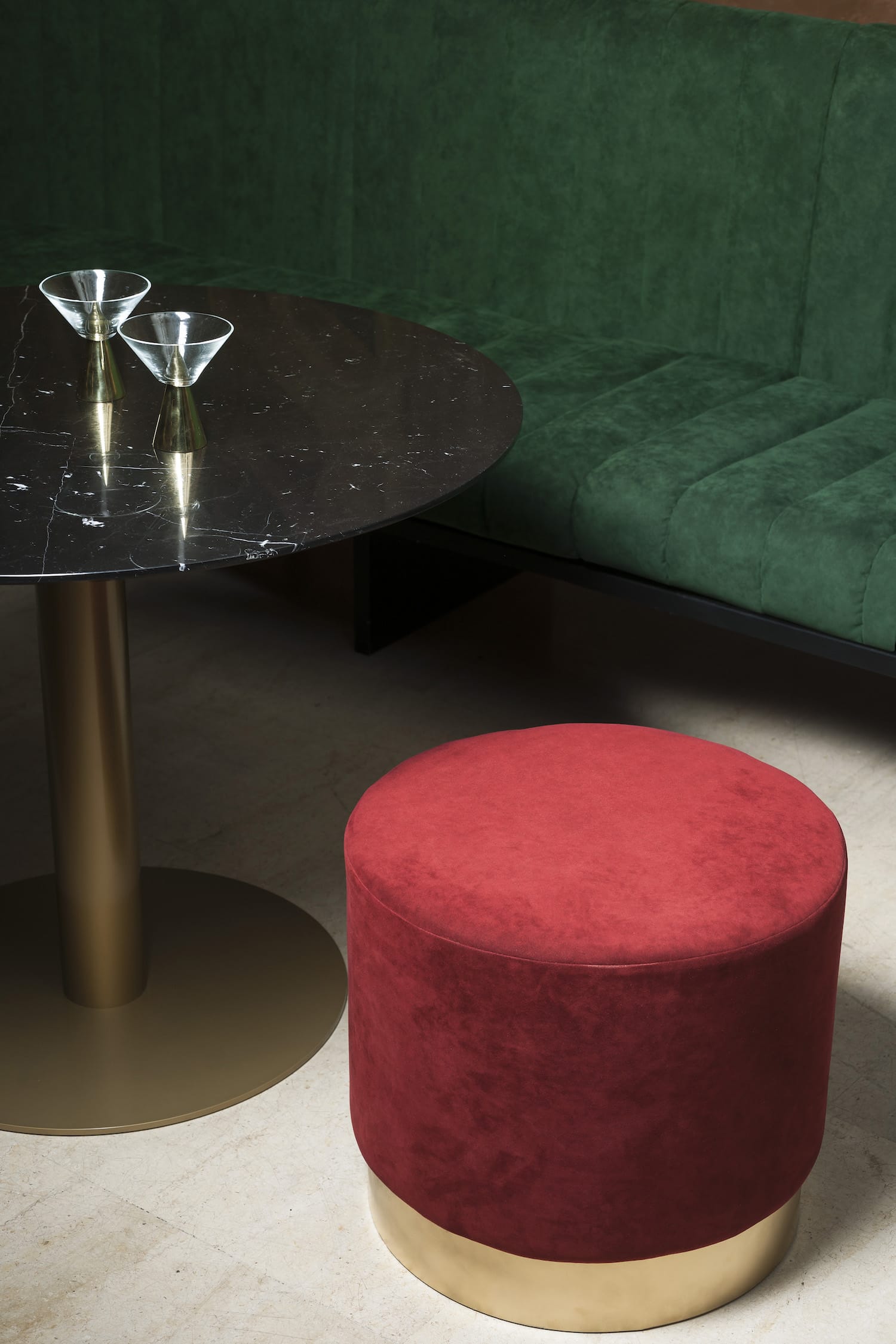 Alcantara Leder Stoff Meterware Hocker Polstermoebel