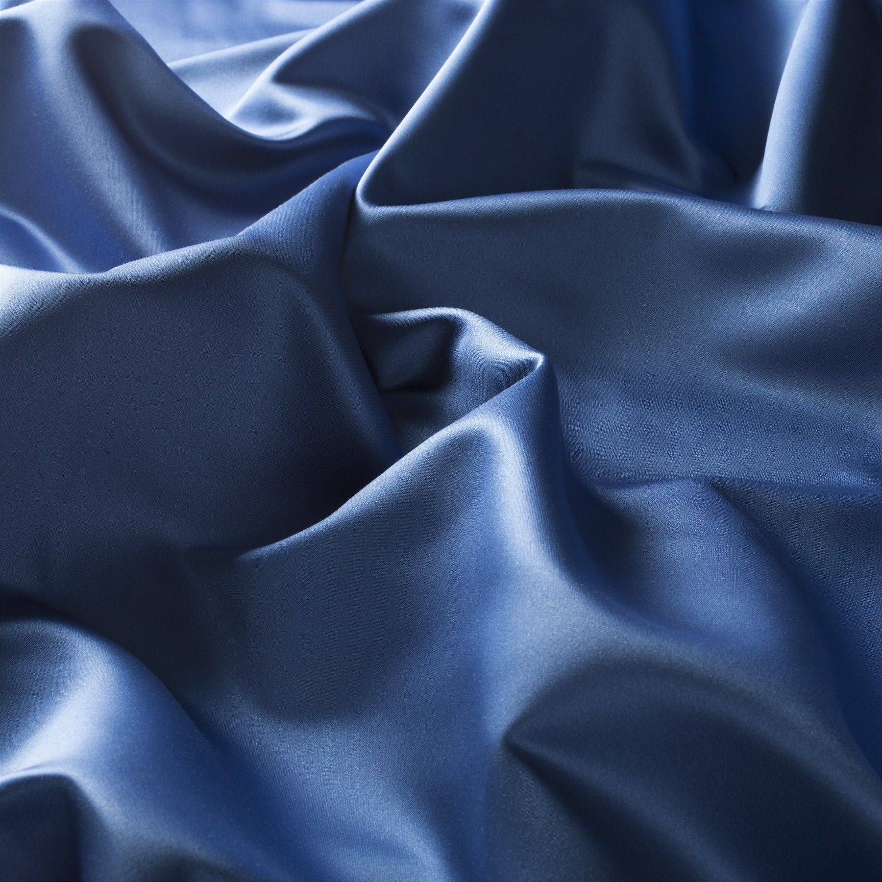 Cr6028 054 Mont Royal Moderne Satin Vorhaenge Blau