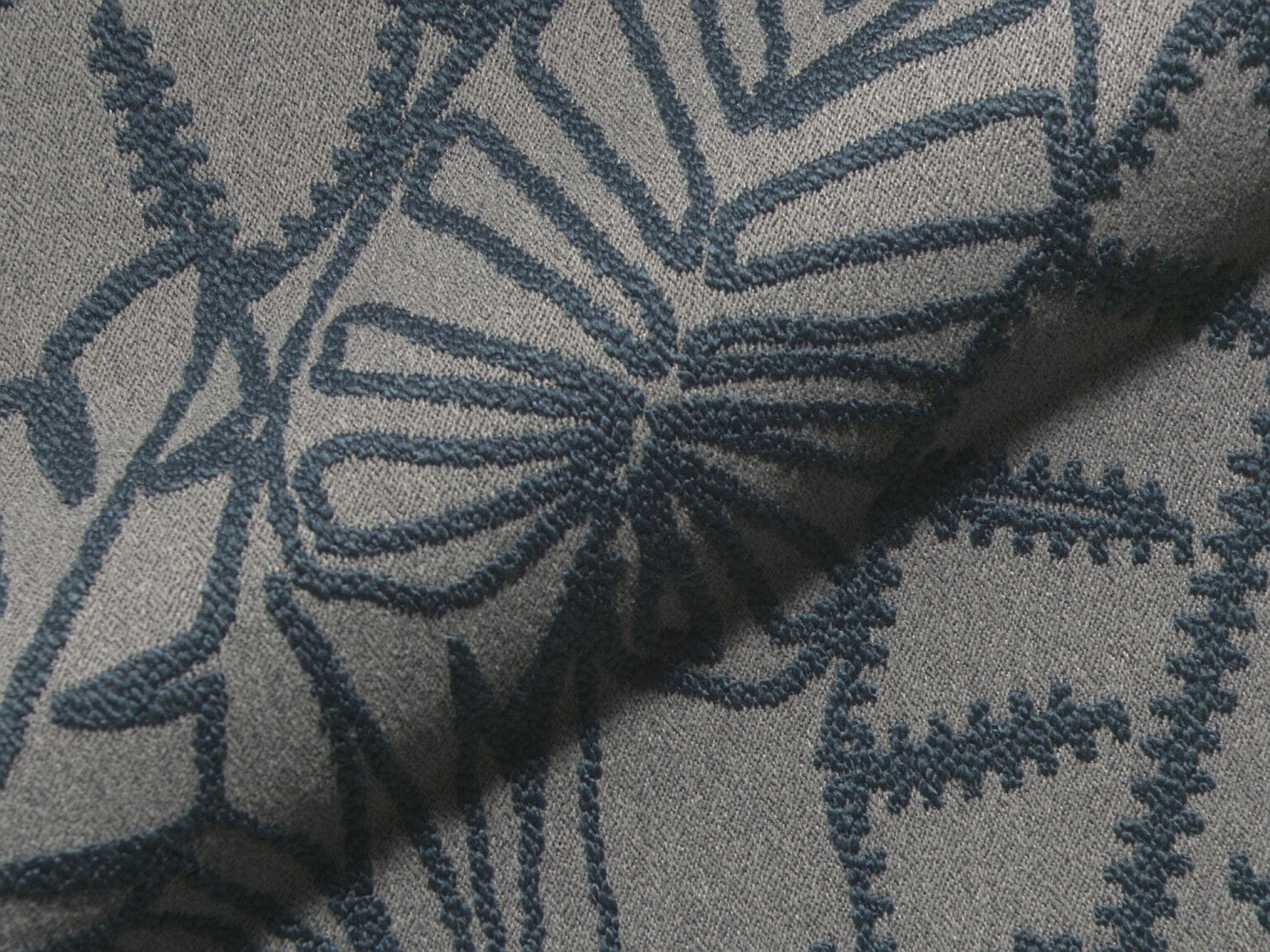 Iwaki 673 Q2 Hoepke Moebelbezugsstoffe Floral Gemustert Blau Grau