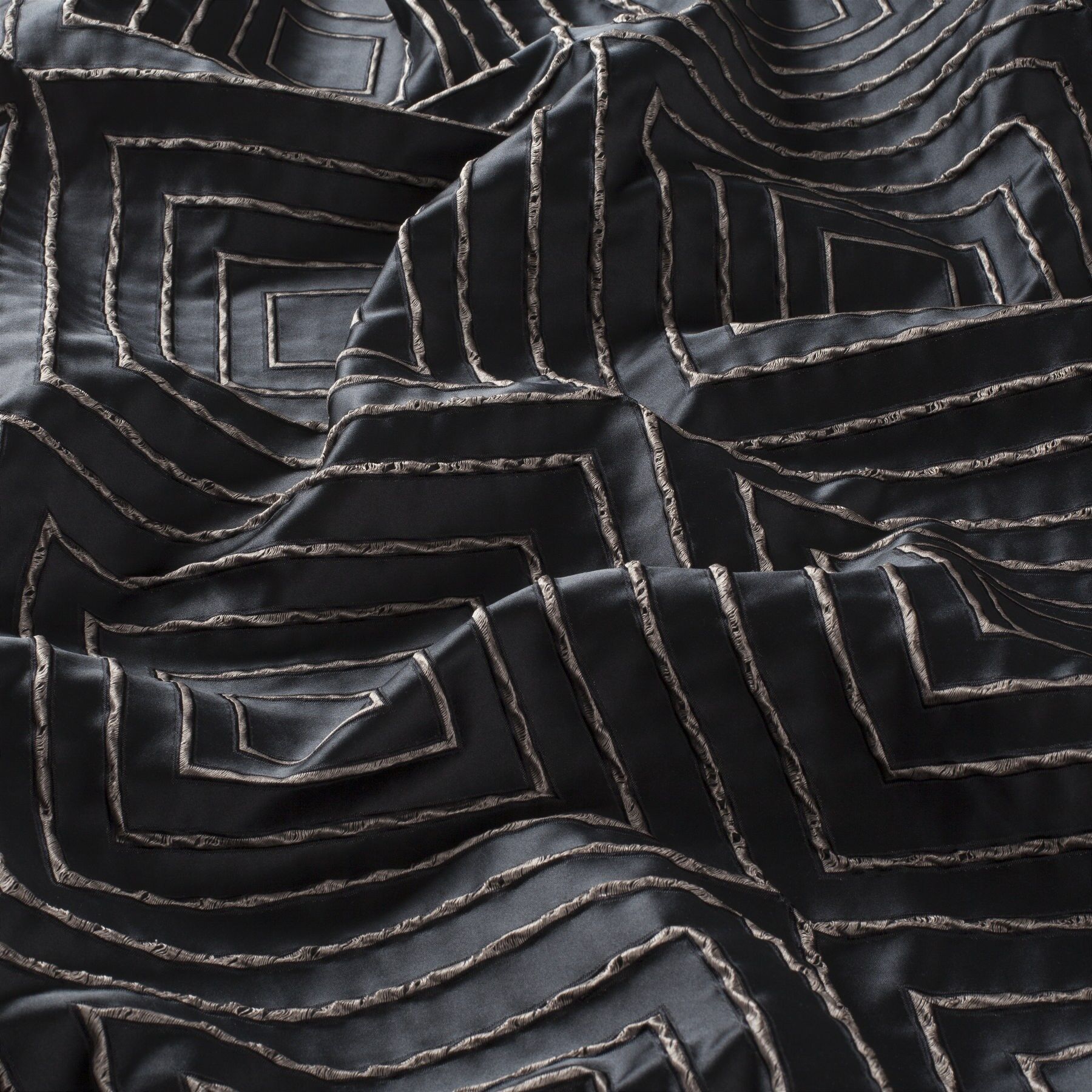 9 7790 099 Rombico Jab Vorhangstoff Meterware Gemustert Schwarz 9 7790 099 Rombico Jab Vorhangstoff Meterware Gemustert Schwarz