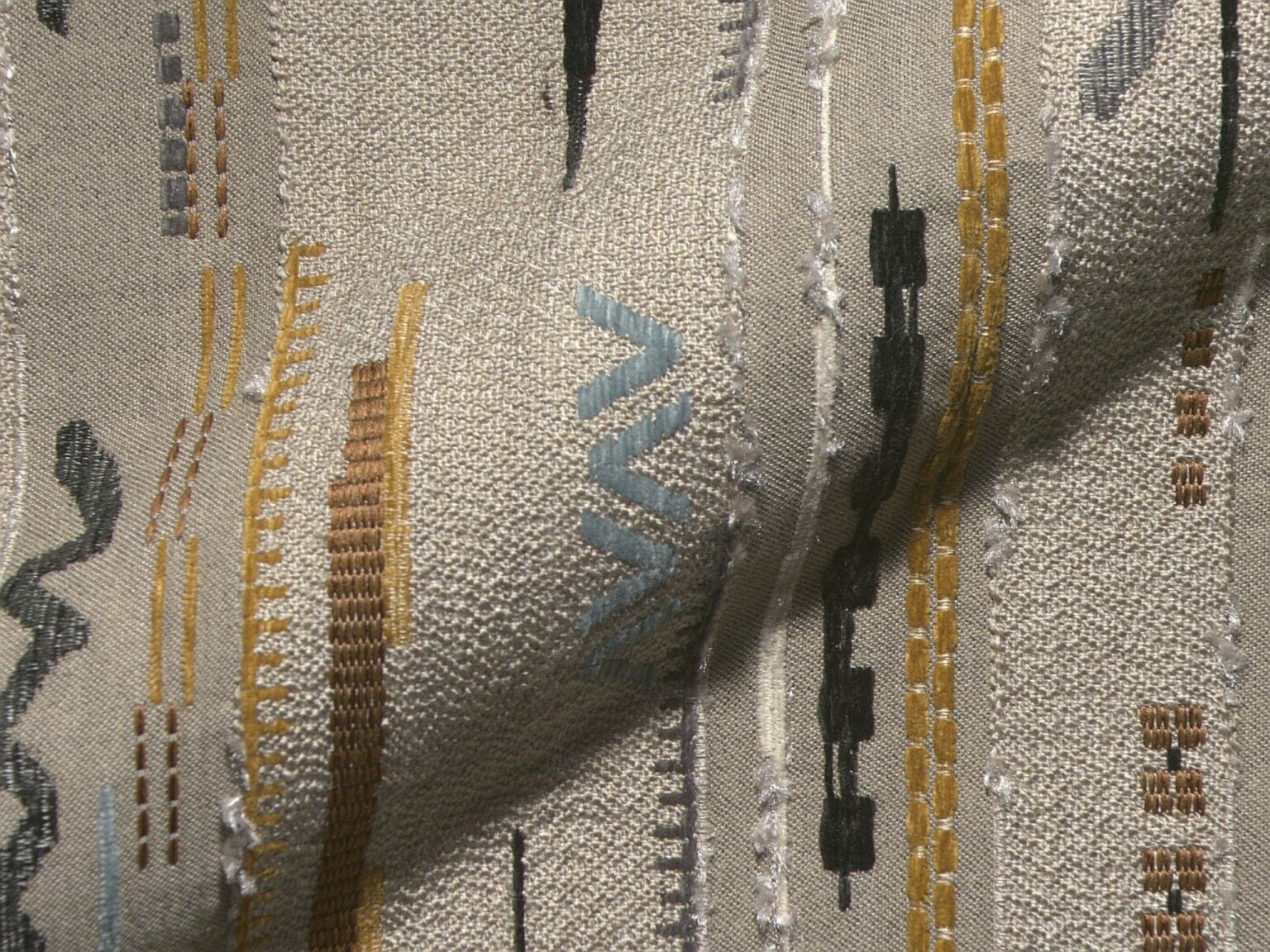 Goa 467 Hoepke Q2 Moebelstoff Gemustert Braun