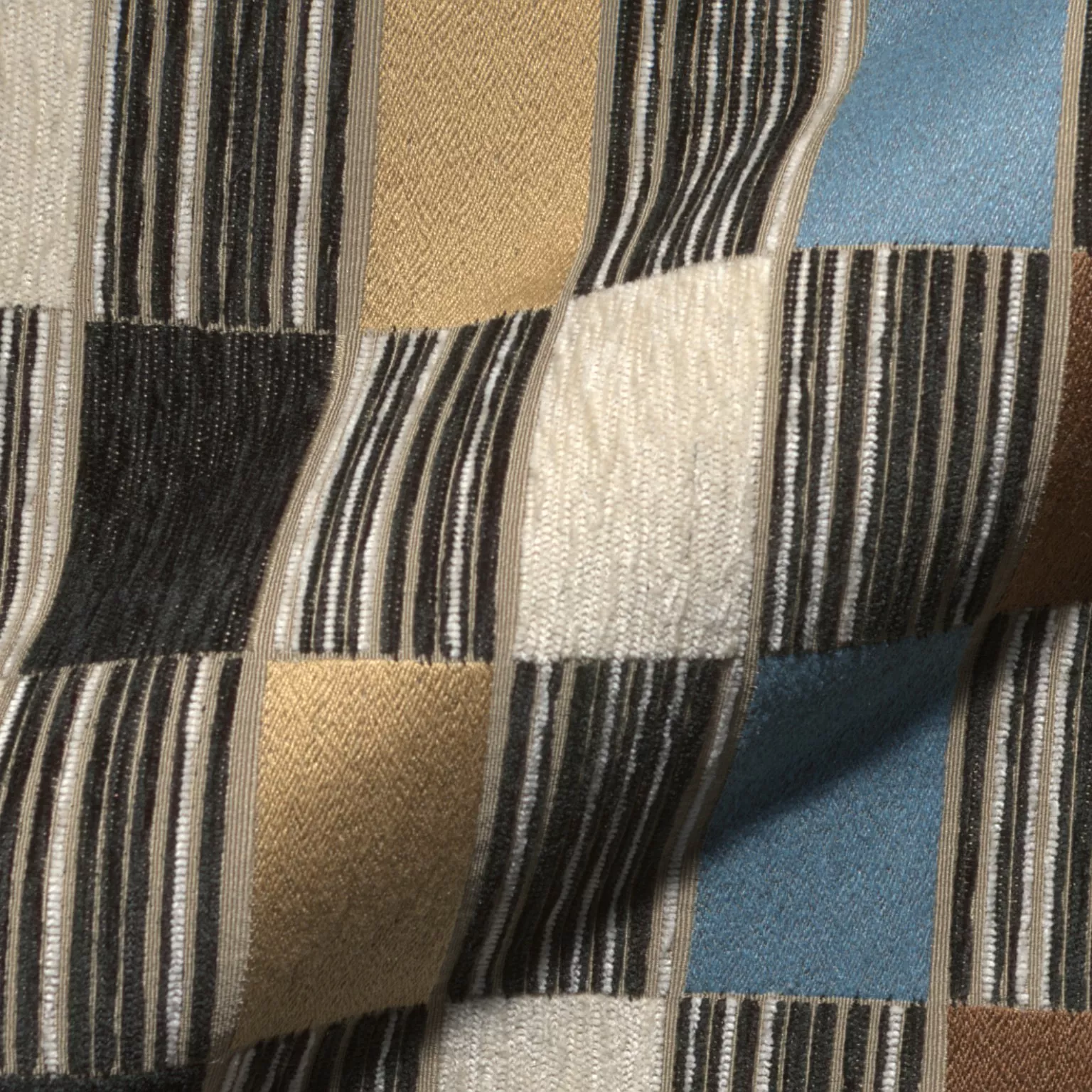 Domino 912 Hoepke Q2 Square Moebelstoff Gemustert Blau Beige Schwarz Domino 912 Hoepke Q2 Square Moebelstoff Gemustert Blau Beige Schwarz