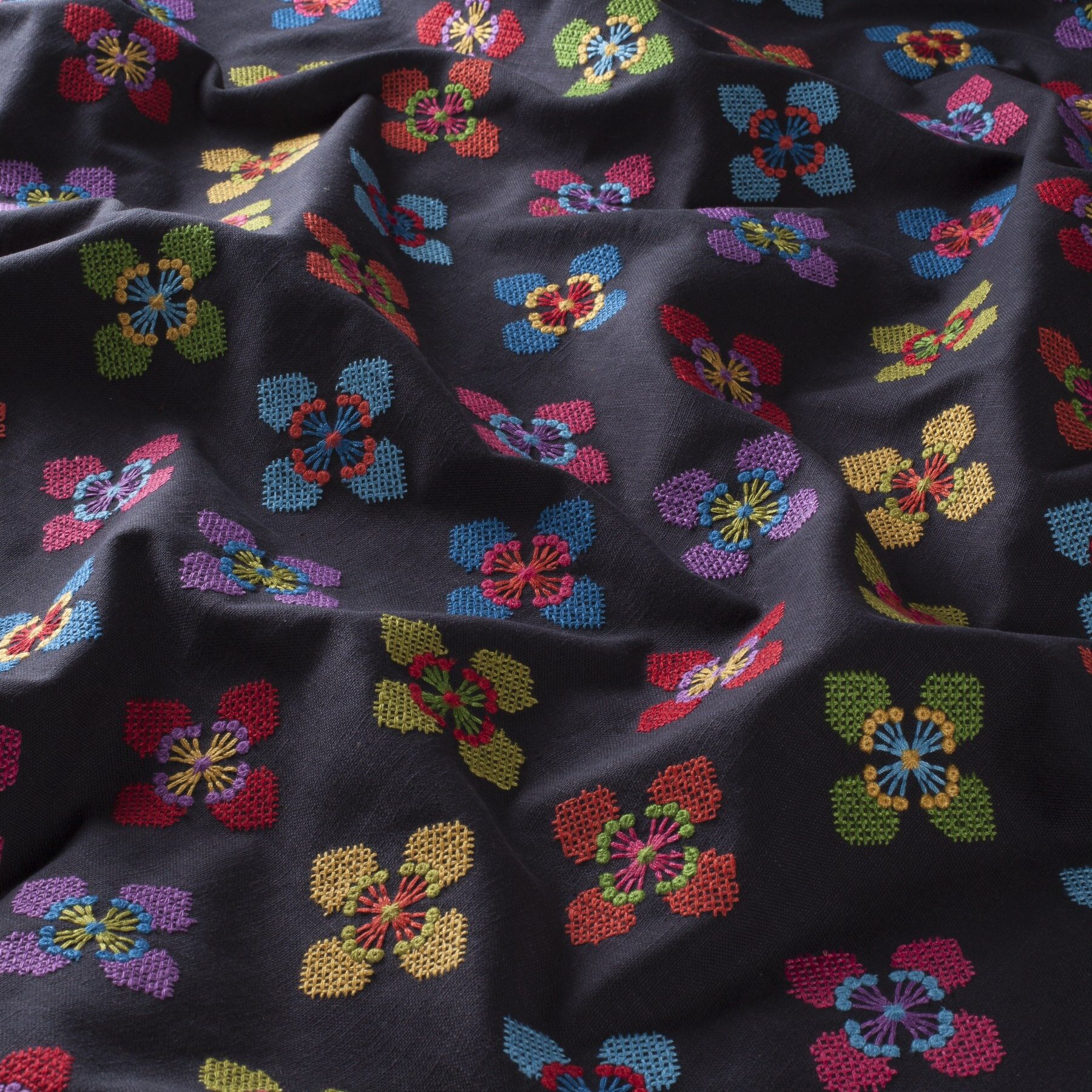 Ja7031 099 Flower Love Jab Vorhangstoff Meterware Mit Blumenmuster Schwarz Bunt