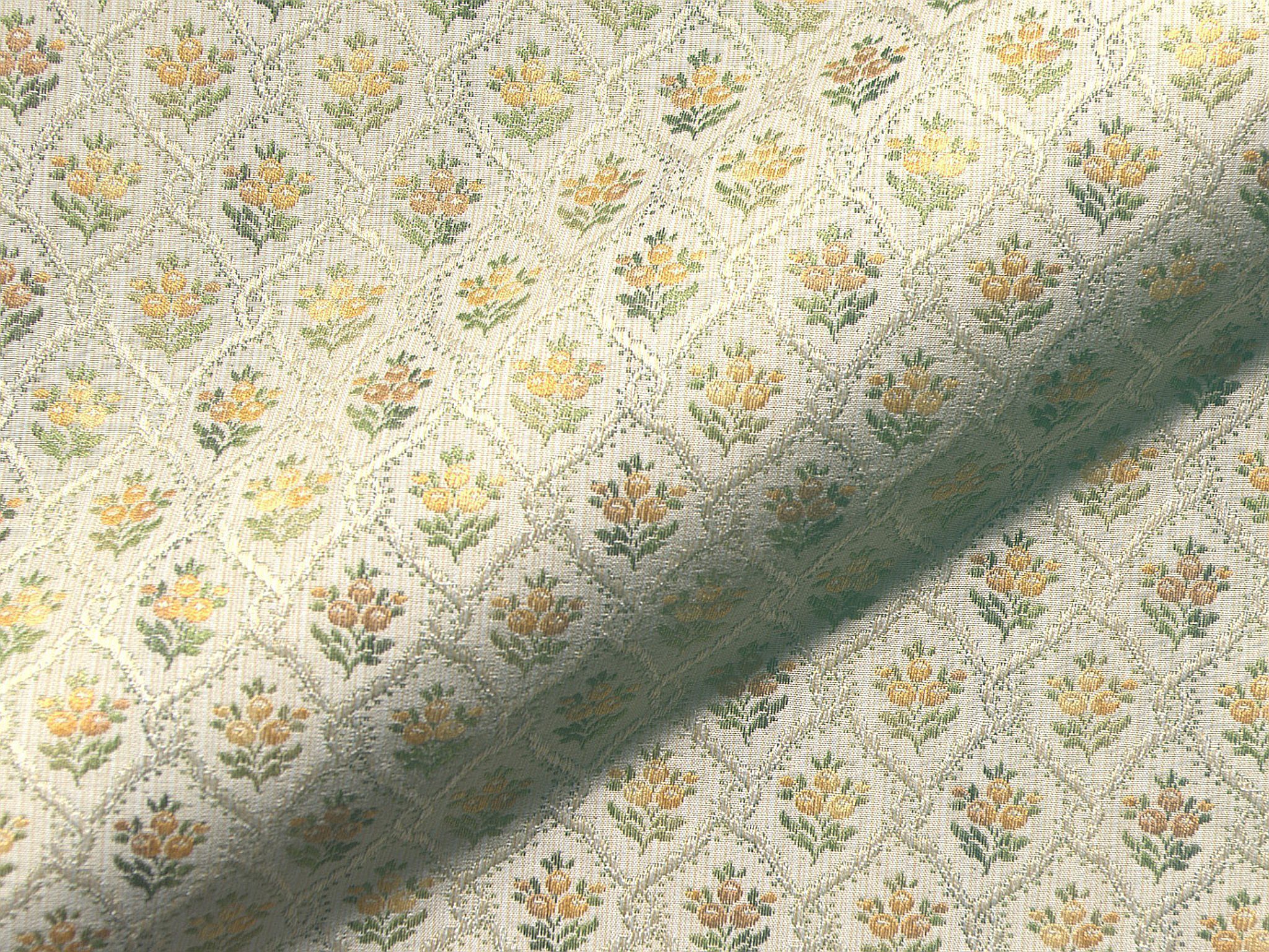 Belvedere 557 Biedermeier Moebelstoff Polsterstoff Blumen Beige Rot Gelb